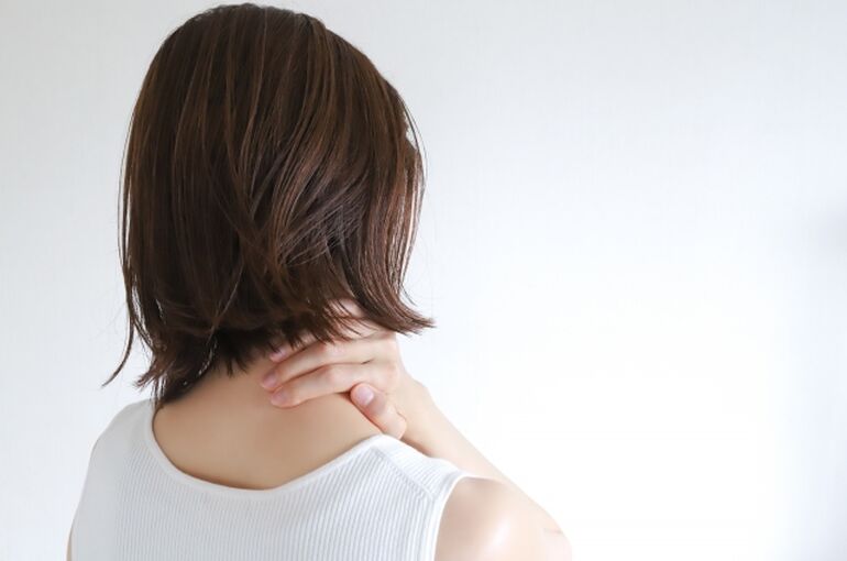肩こり女性３